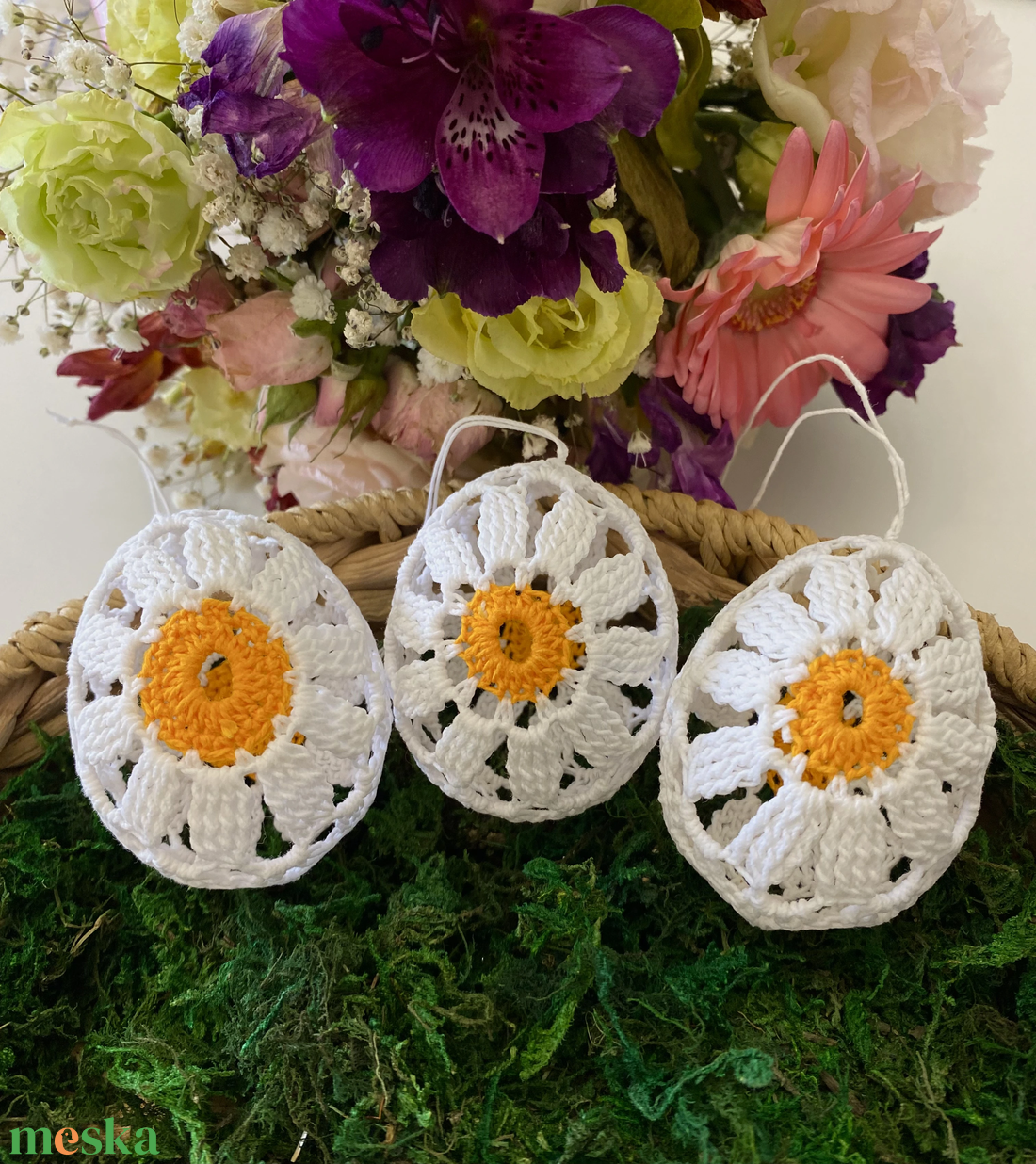 Horgolt tojás dekoráció - margarétás - ünnepi díszek, dekorációk - húsvéti díszek és dekorációk - húsvéti tojásfadíszek - Meska.hu