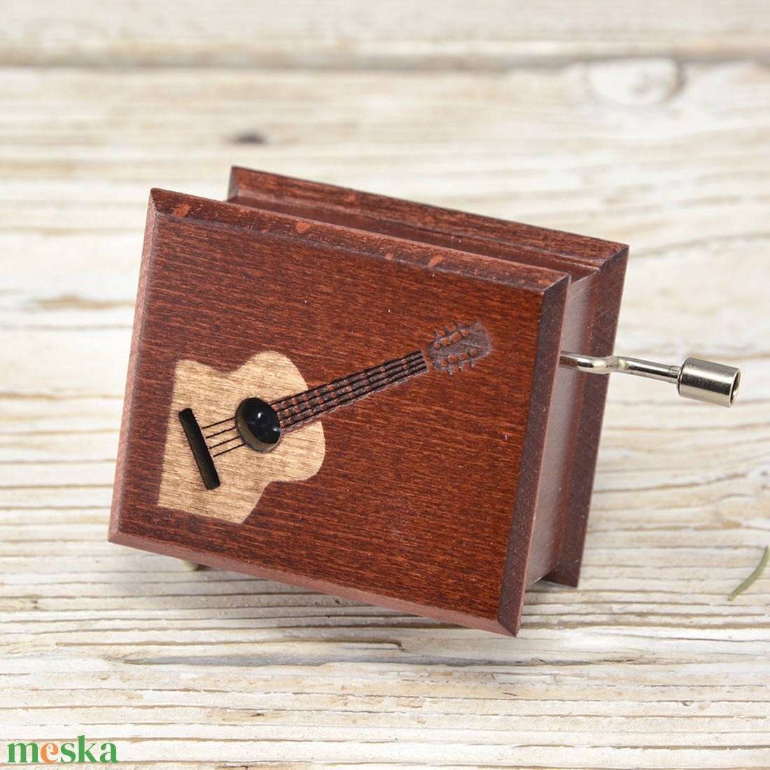Keresztapa zenedoboz mahagóni gitár - otthon & életmód - dekoráció - asztal és polc dekoráció - zenedoboz - Meska.hu Keresztapa zenedoboz mahagóni gitár - otthon & életmód - dekoráció - asztal és polc dekoráció - zenedoboz - Meska.hu