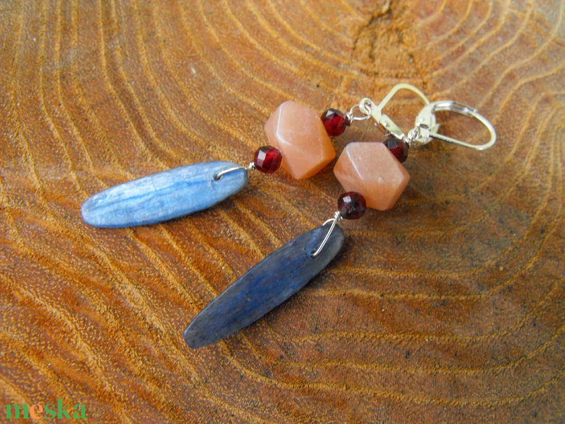 Kianit, napkő, gránát fülbevaló - ékszer - fülbevaló - lógó fülbevaló - Meska.hu