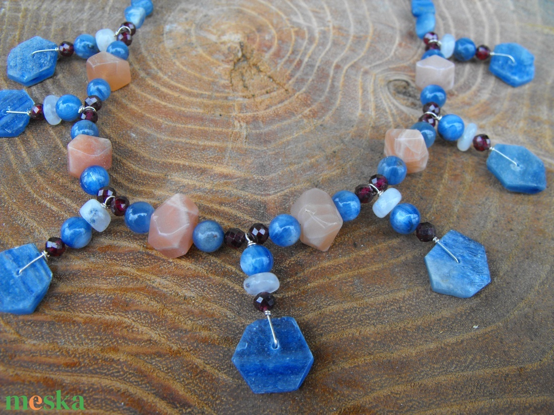 Kianit, napkő, holdkő, gránát nyaklánc - ékszer - nyaklánc - medál - Meska.hu