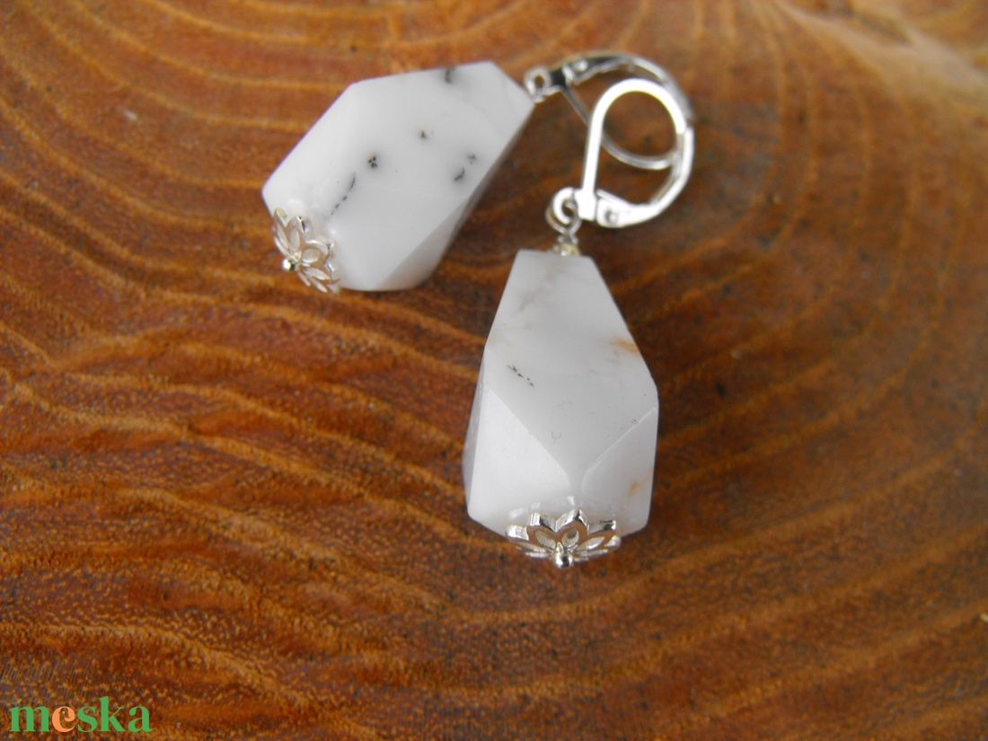 Fehér opál, fülbevaló - ékszer - fülbevaló - lógó fülbevaló - Meska.hu