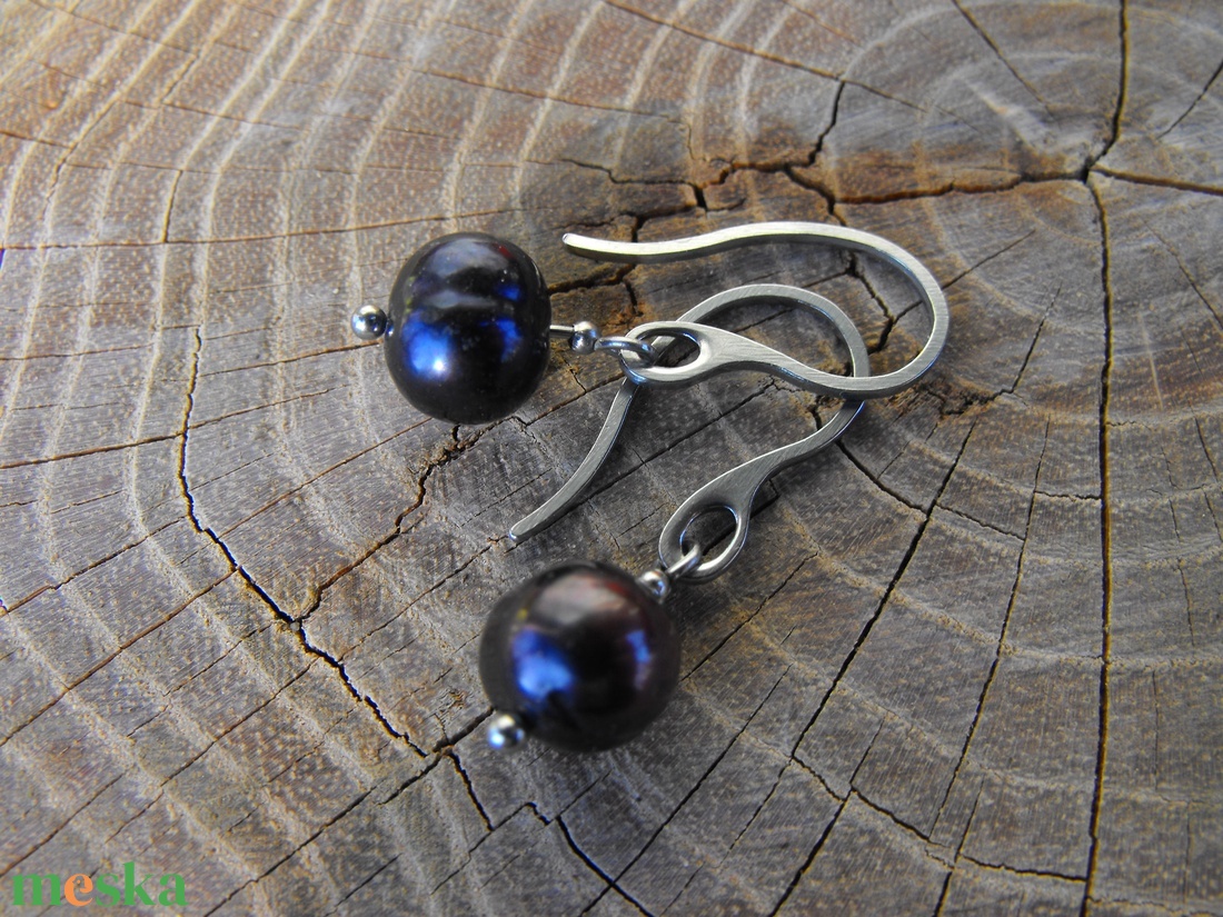 Fekete tenyésztett gyöngy  acél fülbevaló - ékszer - fülbevaló - lógó fülbevaló - Meska.hu