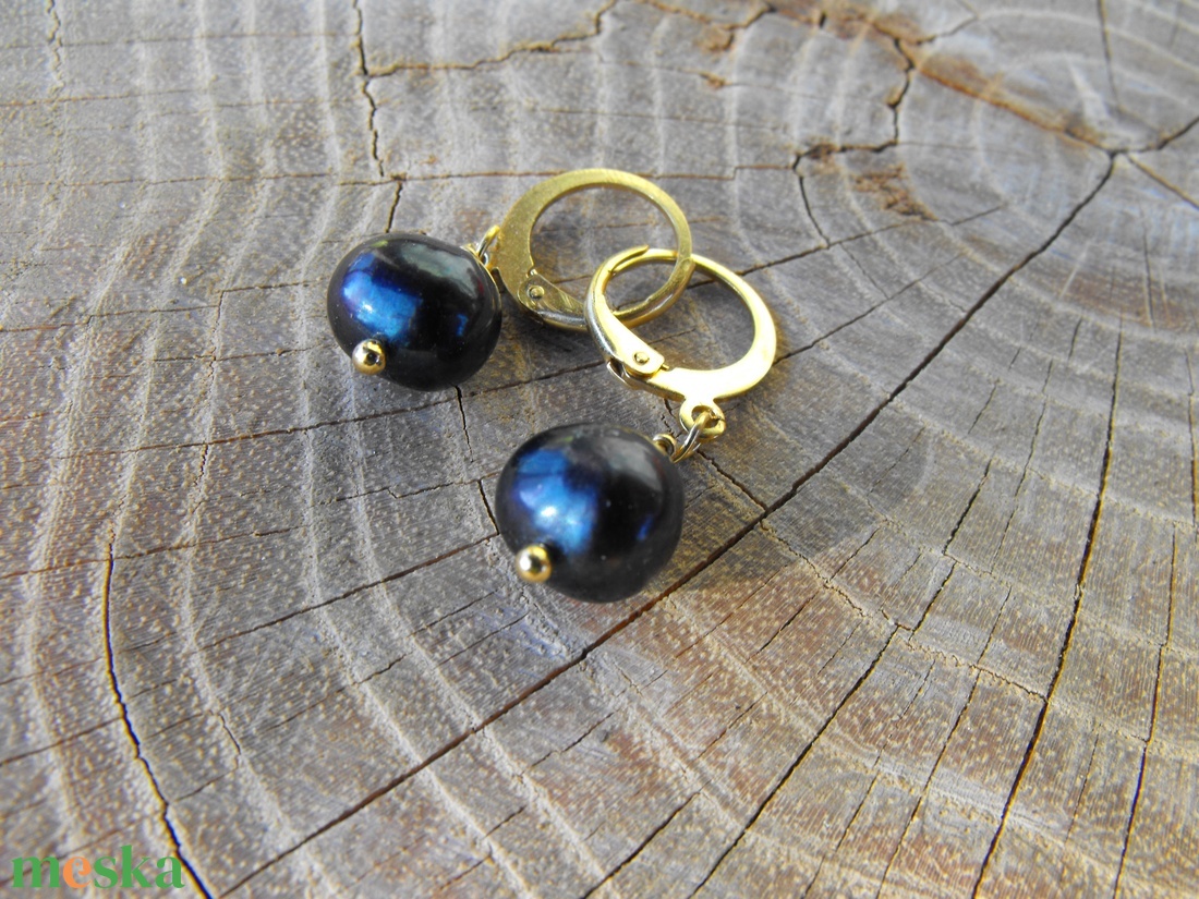 Fekete tenyésztett gyöngy  acél fülbevaló - ékszer - fülbevaló - lógó fülbevaló - Meska.hu