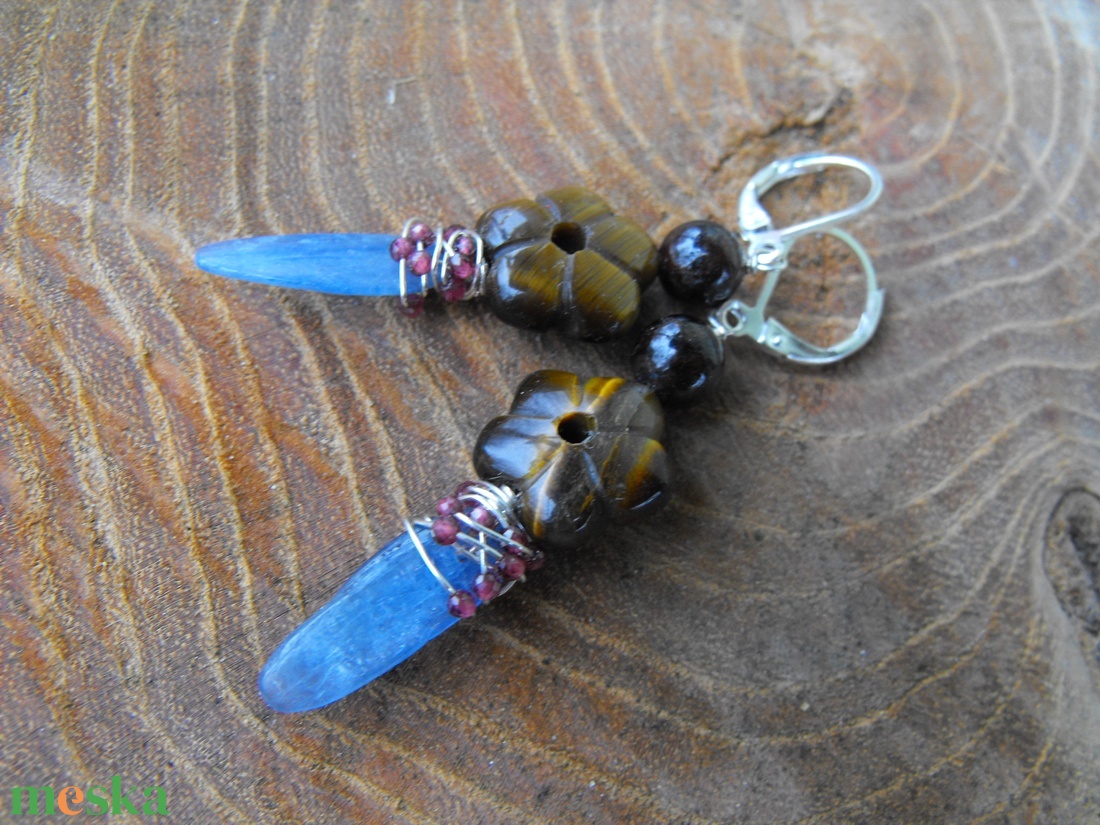 Kusza virágos kianit fülbevaló - ékszer - fülbevaló - lógó fülbevaló - Meska.hu