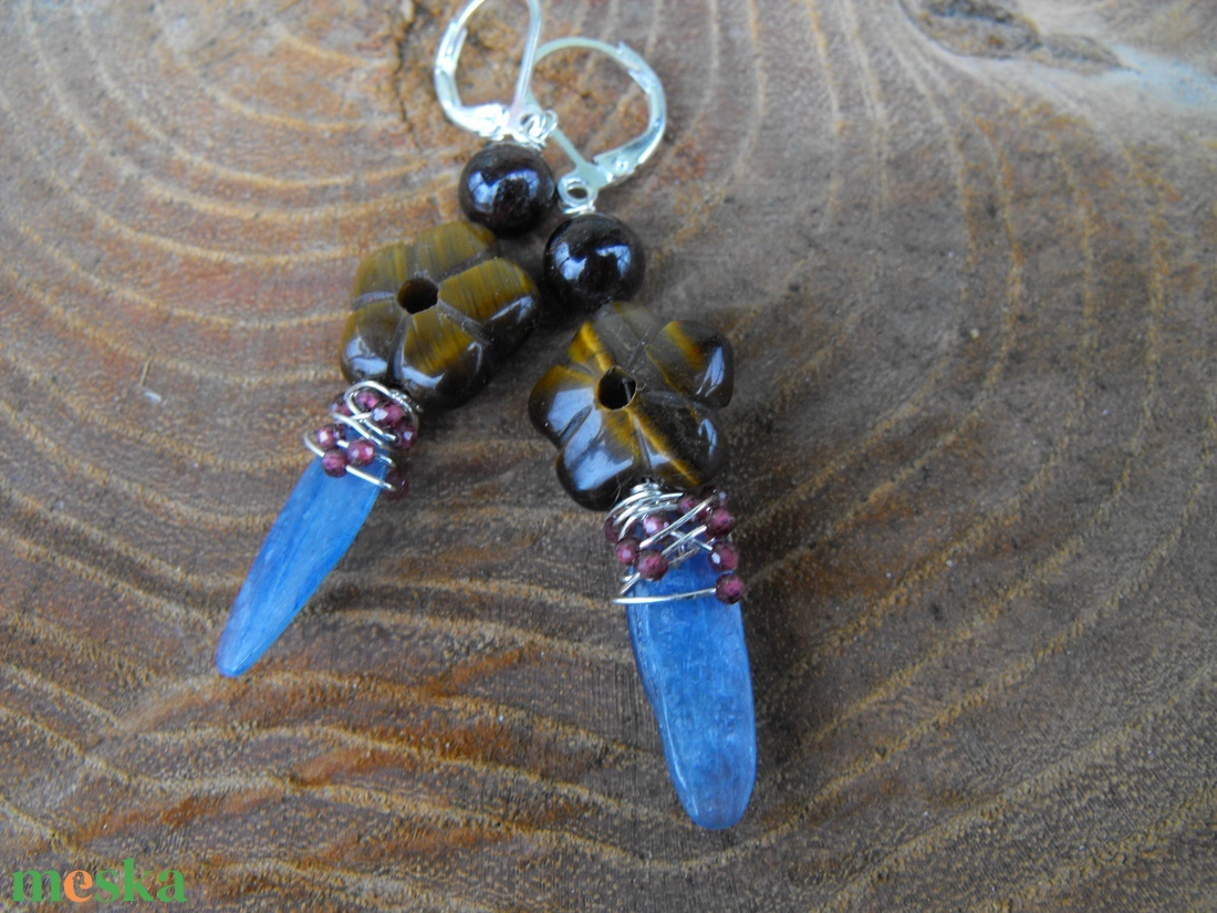 Kusza virágos kianit fülbevaló - ékszer - fülbevaló - lógó fülbevaló - Meska.hu