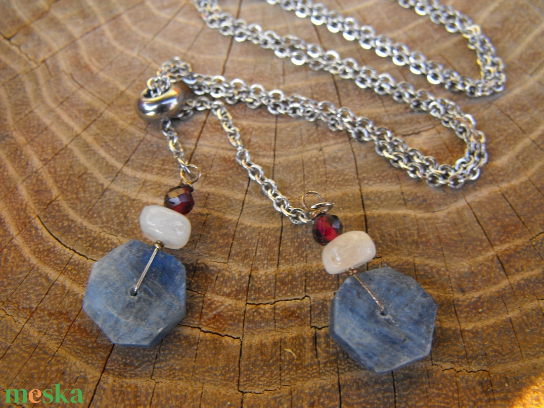 Kianit, holdkő, gránát nyaklánc  - esküvő - ékszer - nyaklánc - Meska.hu