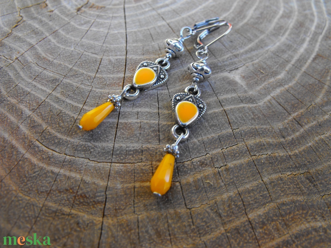 Csinos sárga fülbevaló - ékszer - fülbevaló - lógó fülbevaló - Meska.hu