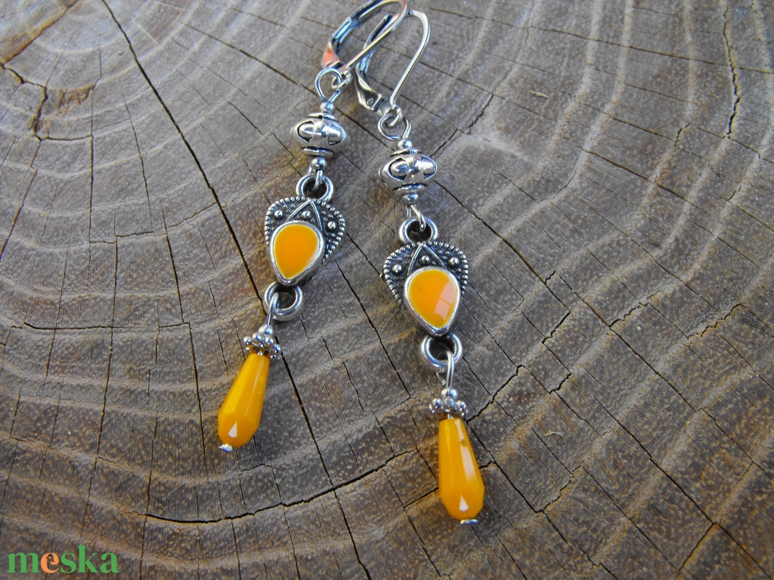 Csinos sárga fülbevaló - ékszer - fülbevaló - lógó fülbevaló - Meska.hu