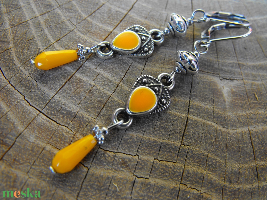 Csinos sárga fülbevaló - ékszer - fülbevaló - lógó fülbevaló - Meska.hu