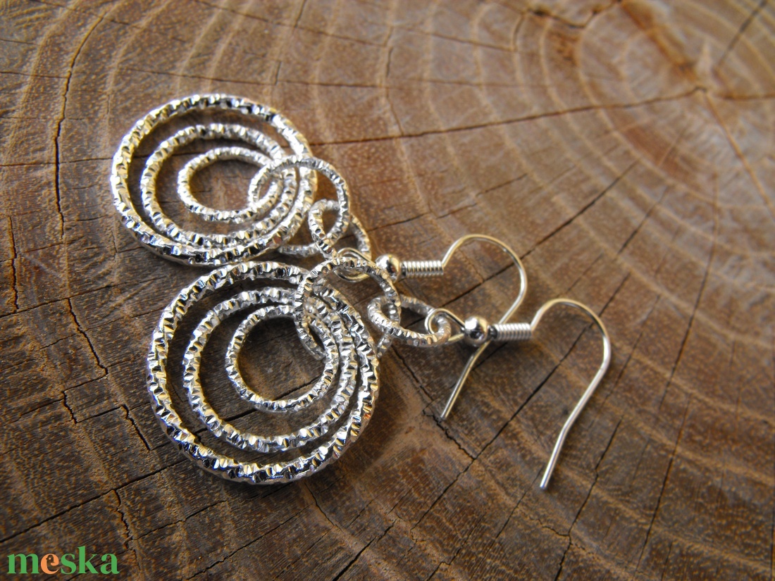 Karikák tánca fülbevaló - ékszer - fülbevaló - lógó fülbevaló - Meska.hu