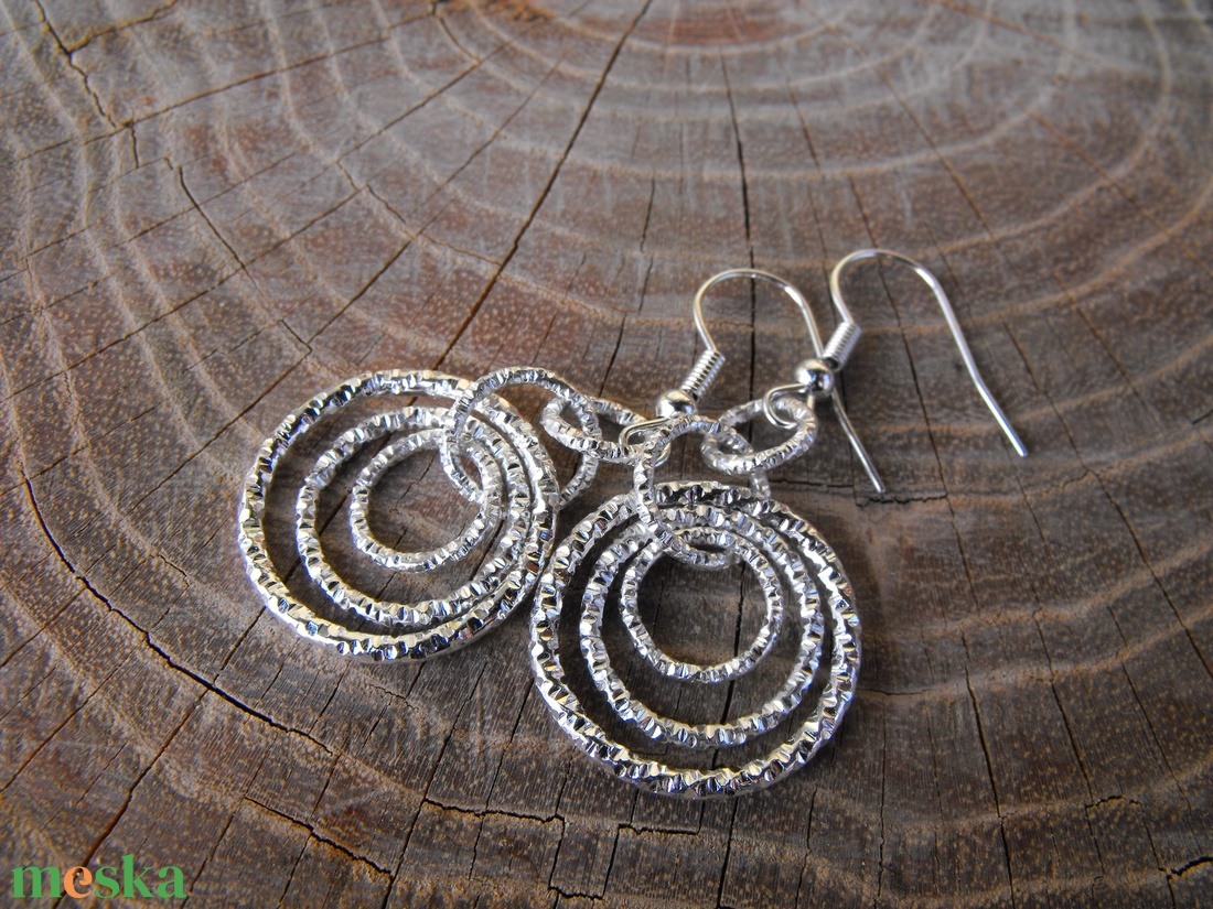 Karikák tánca fülbevaló - ékszer - fülbevaló - lógó fülbevaló - Meska.hu