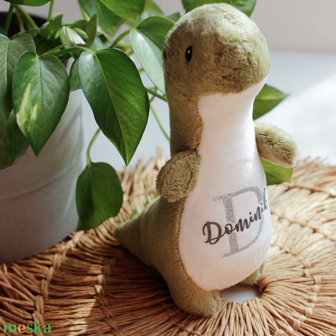 Névre szóló plüss dínó - baba - mama - babaszoba dekoráció - babanév dekoráció - Meska.hu