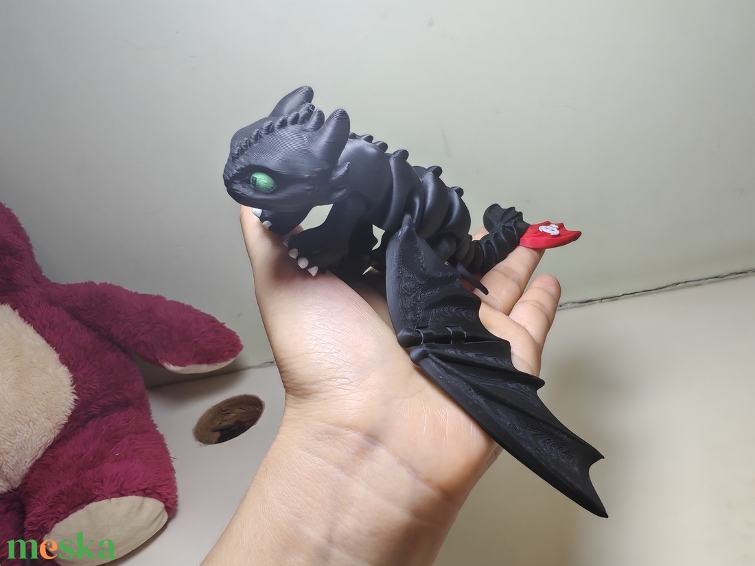 Toothless Night Fury és Light Fury � Mozgatható artikulált sárkány figura 16x21 cm - otthon & életmód - dekoráció - dekoratív figurák és szobrok - Meska.hu