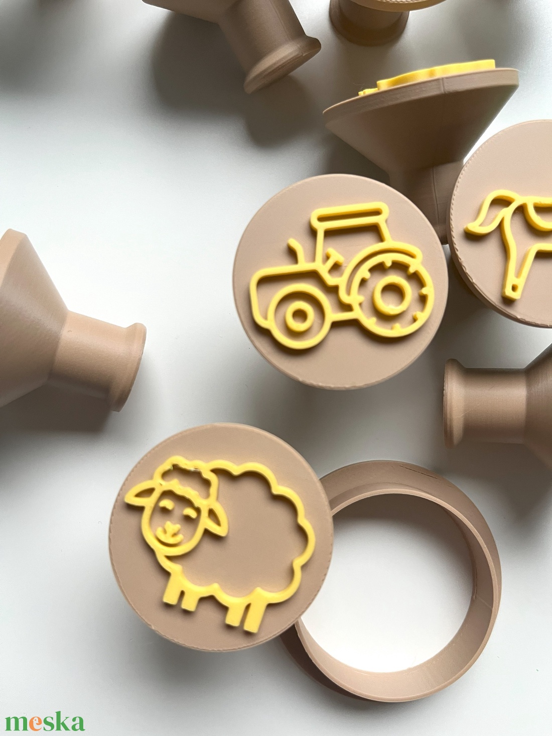 Farm Állatos Gyurma Bélyegző és Sütikiszúró Készlet � Tehén, Malac, Csirke, Traktor és több  - otthon & életmód - konyhafelszerelés, tálalás - sütés, főzés - sütikiszúró - Meska.hu