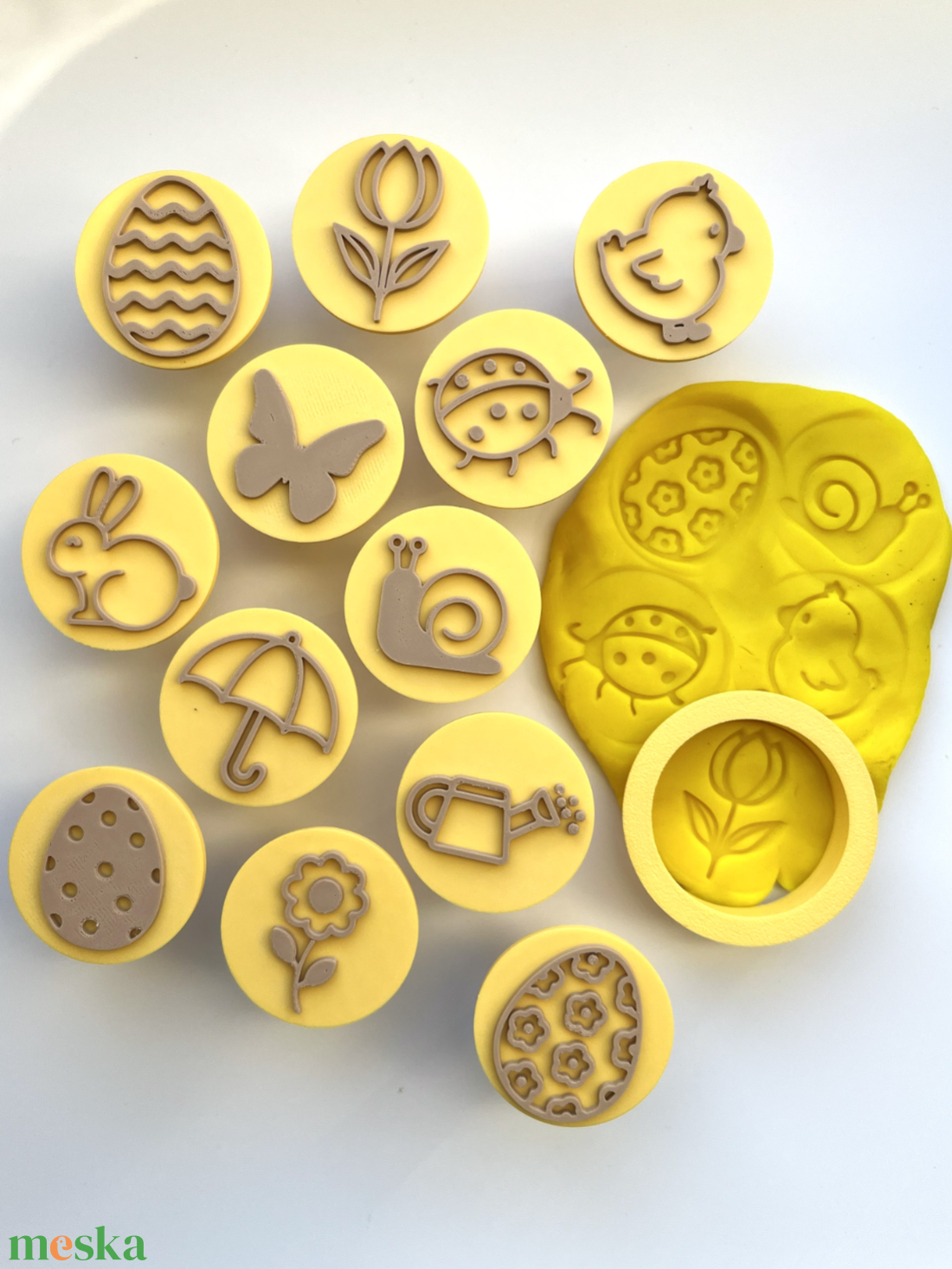 Tavaszi Húsvéti Gyurma Bélyegző  és Sütikiszúró Készlet � Nyuszi, Csibe, Pillangó, Katica és több � 12 darabos - ünnepi díszek, dekorációk - húsvéti díszek és dekorációk - húsvéti sütikiszúró - Meska.hu
