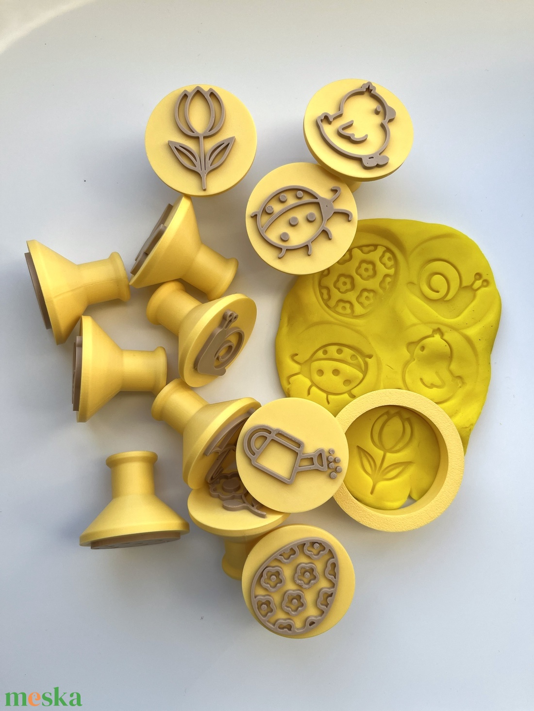 Tavaszi Húsvéti Gyurma Bélyegző  és Sütikiszúró Készlet � Nyuszi, Csibe, Pillangó, Katica és több � 12 darabos - ünnepi díszek, dekorációk - húsvéti díszek és dekorációk - húsvéti sütikiszúró - Meska.hu