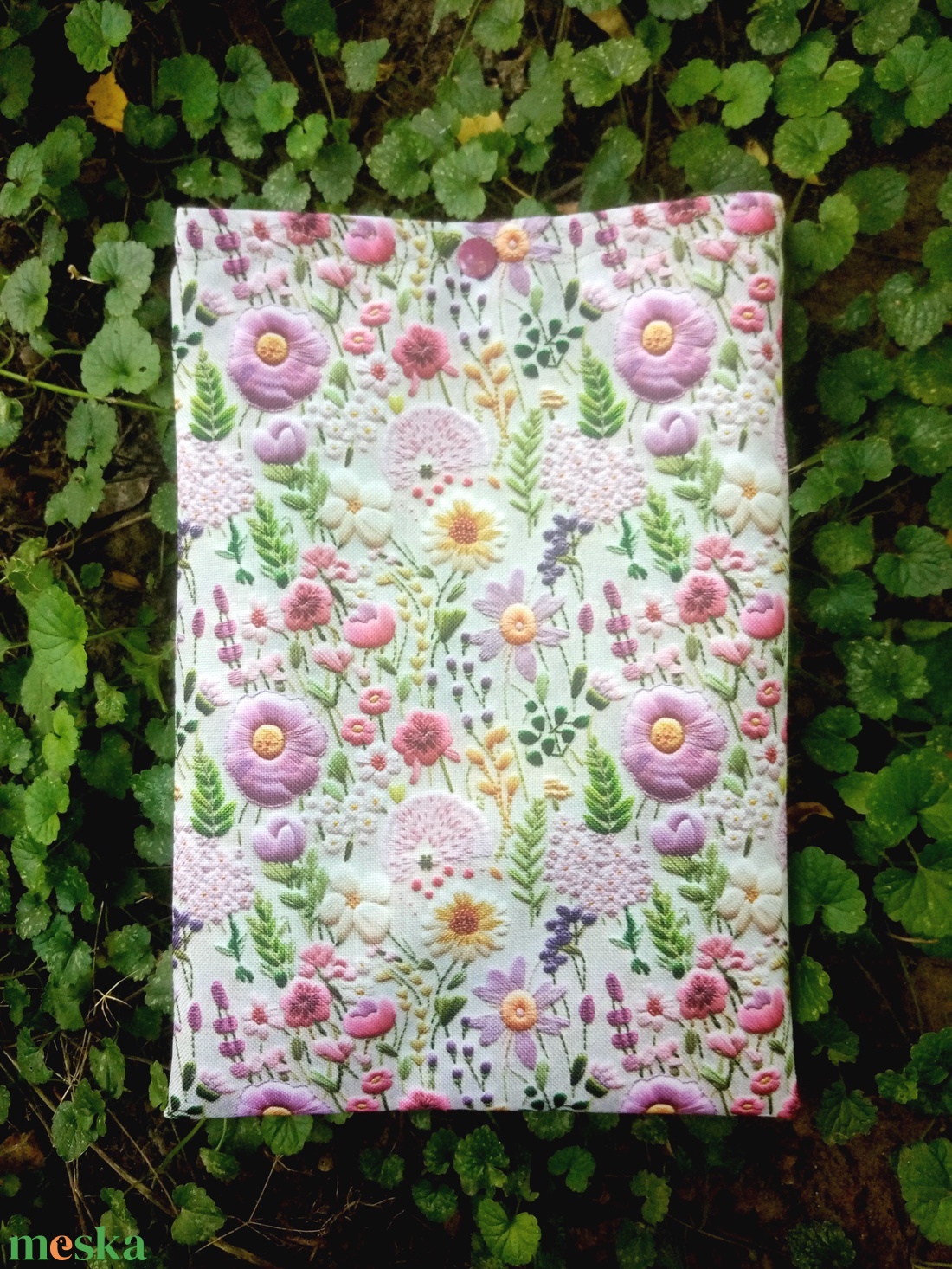 Vízhatlan könyvtok, tablettok vagy e-book tok, virágos hímzés mintás - otthon & életmód - papír, írószer - mappa - Meska.hu