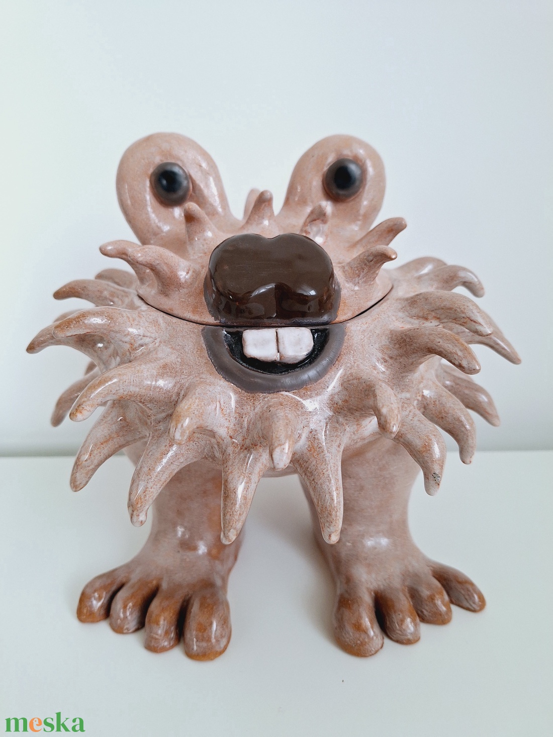 FunnyMonster púderszínű tároló  - művészet - szobor - kerámia - Meska.hu