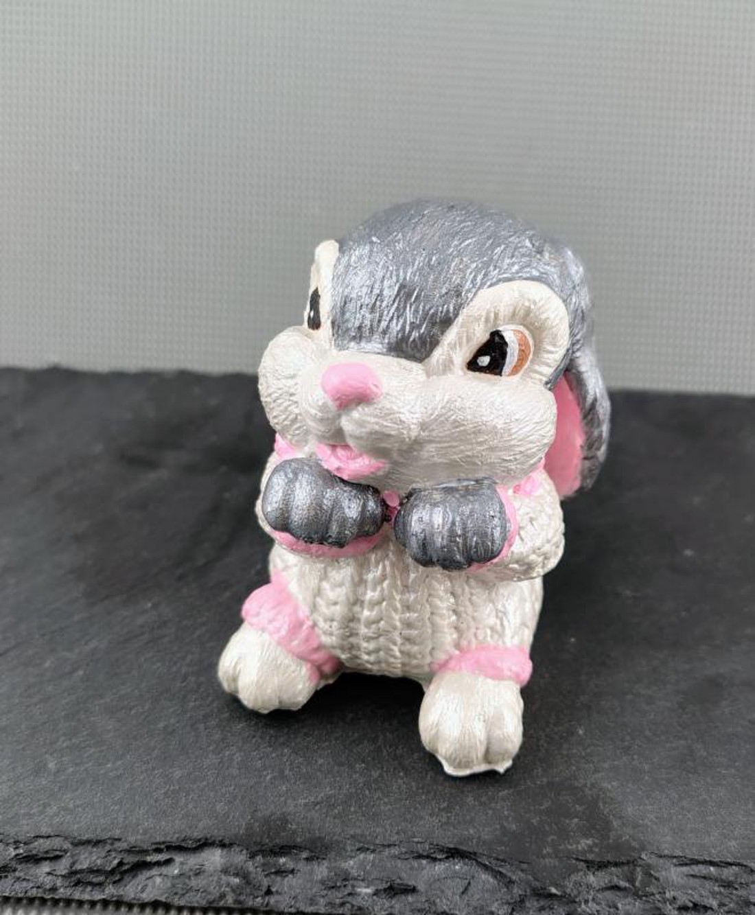 Pulcsis nyuszi rózsaszín - otthon & életmód - dekoráció - dekoratív figurák és szobrok - Meska.hu