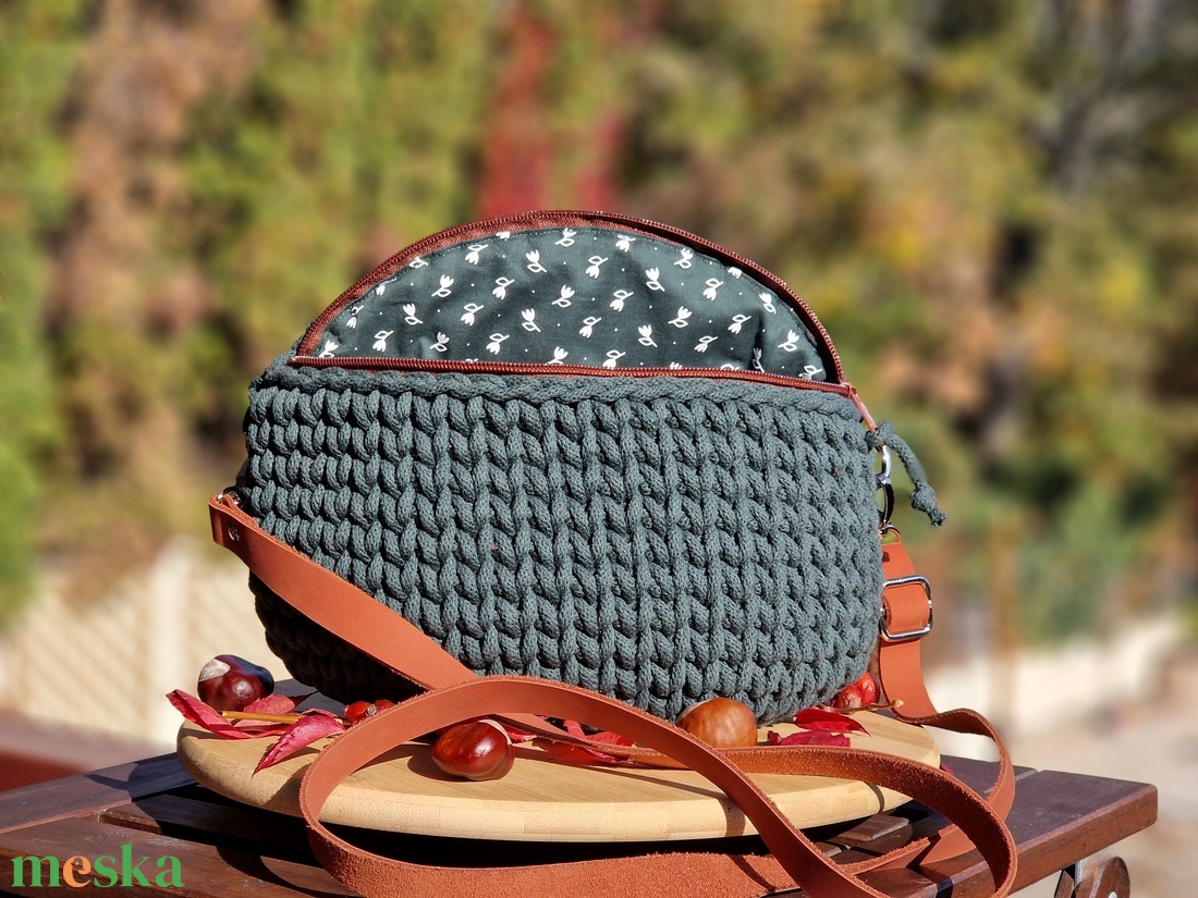Horgolt övtáska és crossbody táska - táska & tok - kézitáska & válltáska - vállon átvethető táska - Meska.hu
