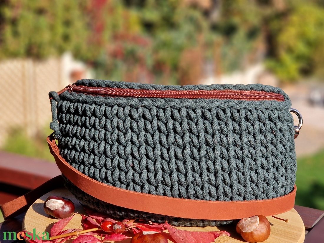 Horgolt övtáska és crossbody táska - táska & tok - kézitáska & válltáska - vállon átvethető táska - Meska.hu