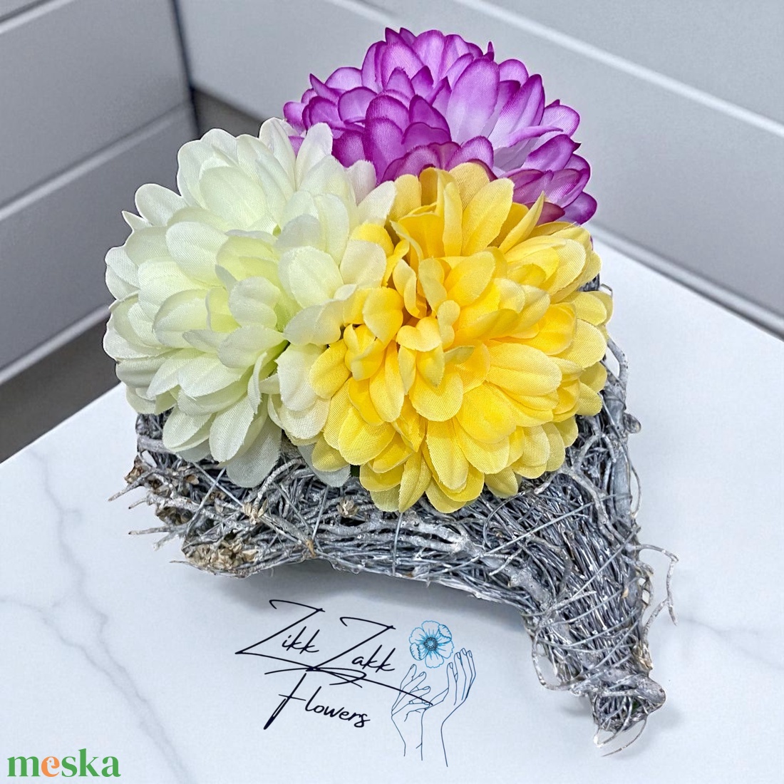 Szív alakú sírdísz három virággal - otthon & életmód - vallás - temetkezési tárgy - sírdísz, kegyeleti dísz - Meska.hu