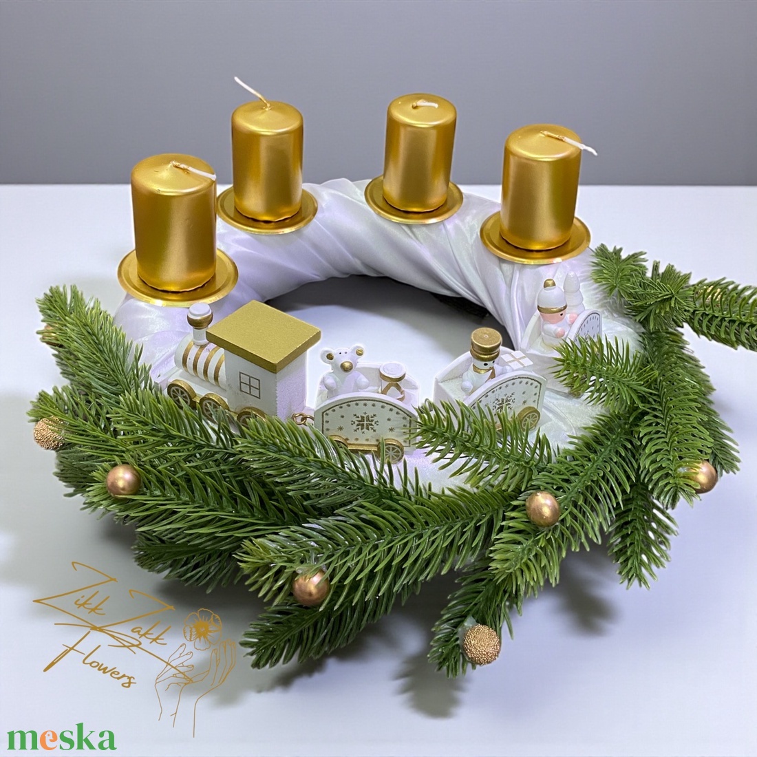 Adventi Koszorú  Fehér-Arany Vonatos Díszítéssel - karácsony - adventi díszek - adventi koszorú - Meska.hu