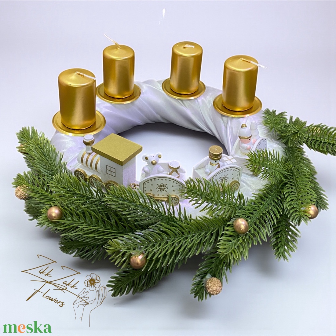 Adventi Koszorú  Fehér-Arany Vonatos Díszítéssel - karácsony - adventi díszek - adventi koszorú - Meska.hu