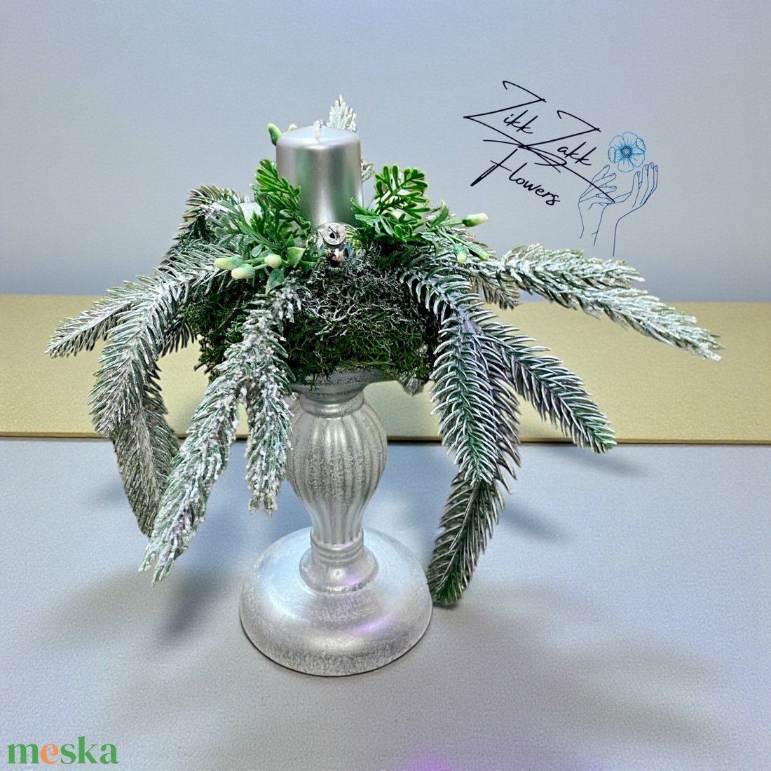 Ezüst kandeláberes asztaldísz egy gyertyával - karácsony - adventi díszek - adventi asztaldísz - Meska.hu