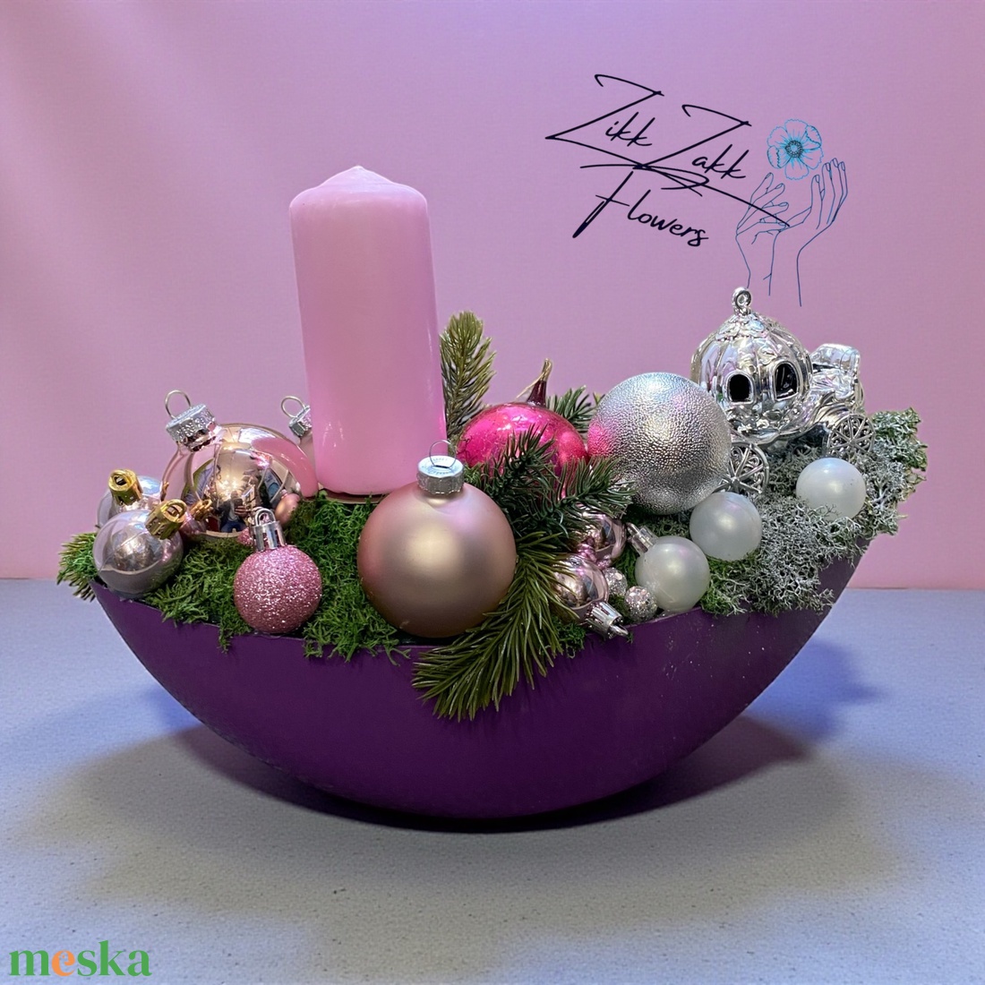 Lila tálas karácsonyi kompozíció � hintó díszítéssel - karácsony - karácsonyi lakásdekoráció - ünnepi asztaldekoráció - Meska.hu