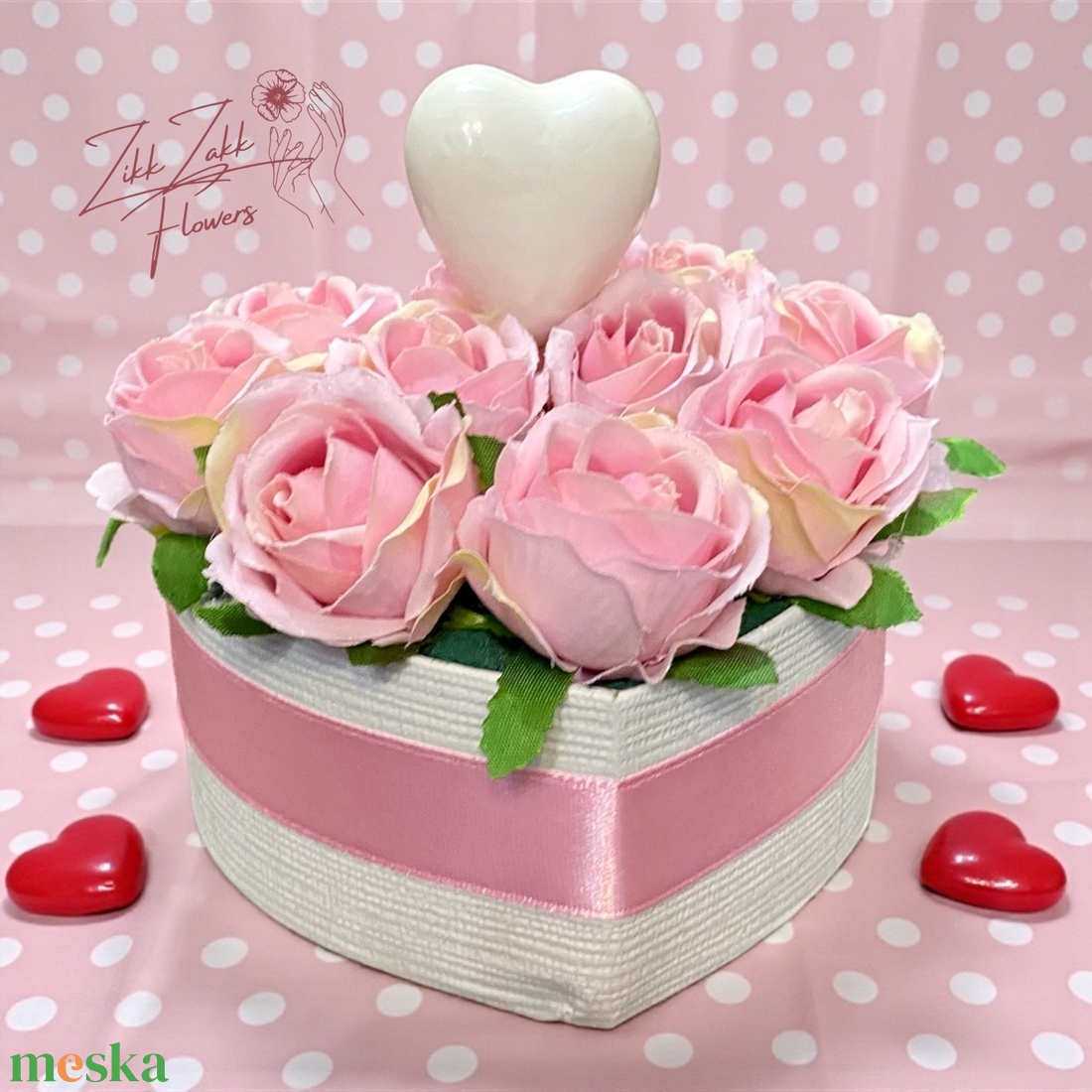 Szív alakú rózsabox fehér szív dísszel - otthon & életmód - virágdekoráció - virágok - virágbox - Meska.hu
