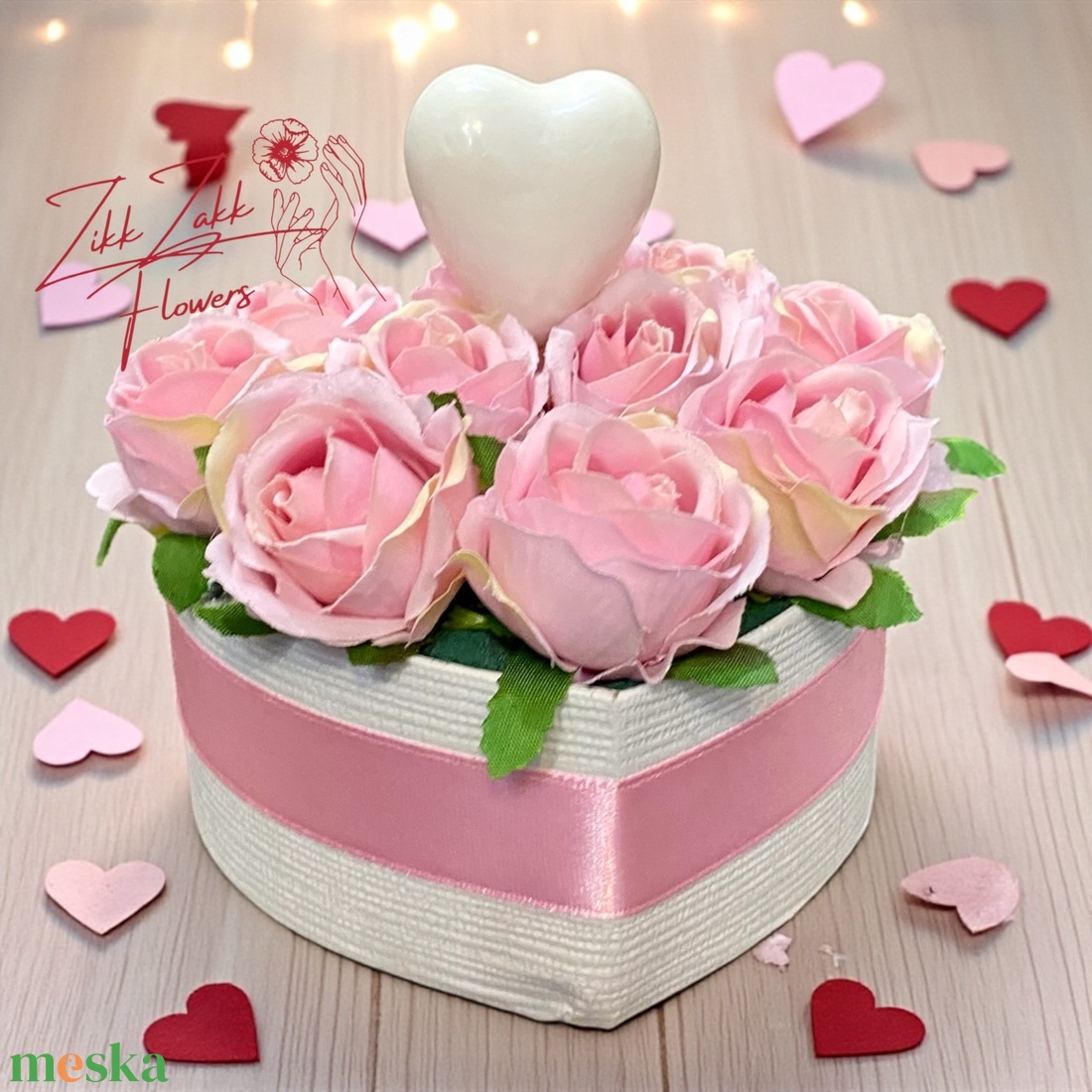Szív alakú rózsabox fehér szív dísszel - otthon & életmód - virágdekoráció - virágok - virágbox - Meska.hu