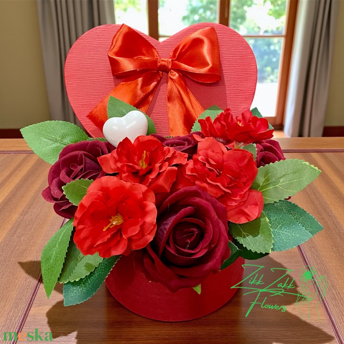 Piros szív dobozos rózsakompozíció masnival - otthon & életmód - virágdekoráció - virágok - virágbox - Meska.hu