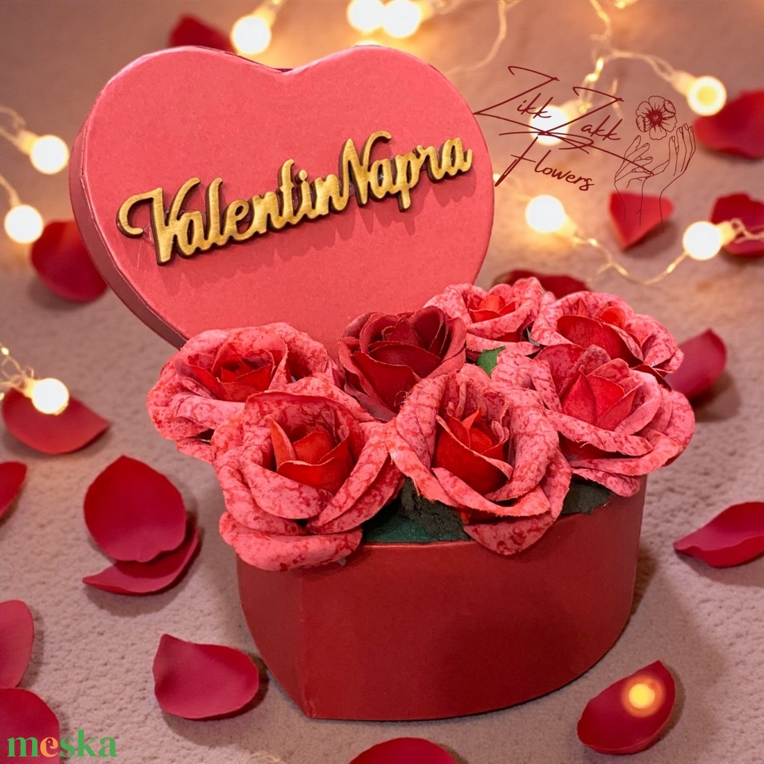 Piros szív doboz � piros rózsákkal, Valentin Napra felirattal - otthon & életmód - virágdekoráció - virágok - virágbox - Meska.hu