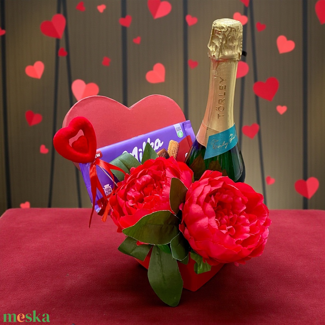 Szív box pezsgővel és csokoládéval - otthon & életmód - virágdekoráció - virágok - virágbox - Meska.hu