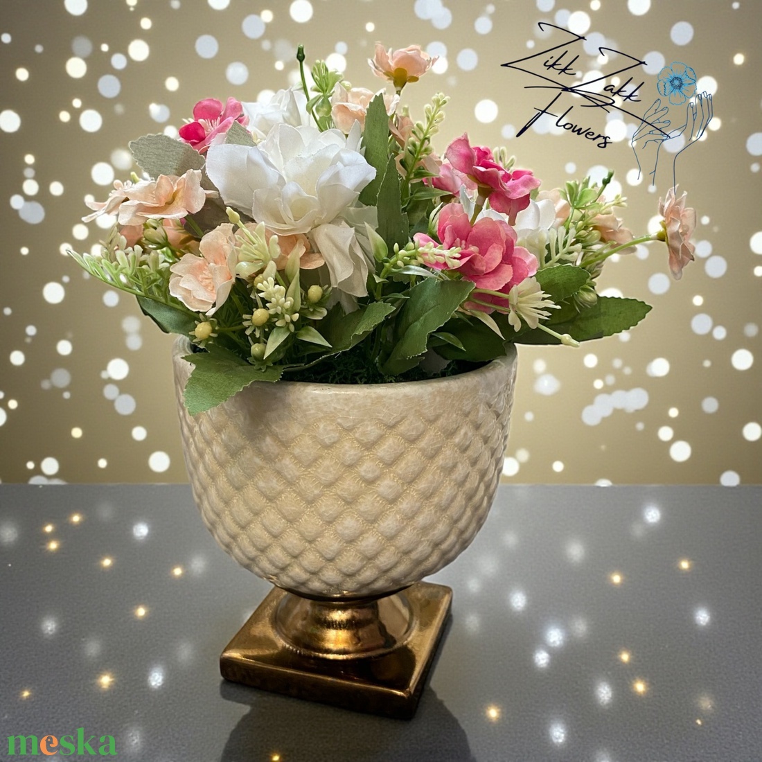 Krém-arany kaspós tavaszi örök virágkompozíció - ünnepi díszek, dekorációk - húsvéti díszek és dekorációk - húsvéti asztaldíszek - Meska.hu