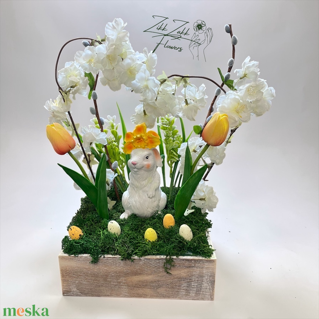 Nyuszis Tavaszi Virágkompozíció Fa Ládában - ünnepi díszek, dekorációk - húsvéti díszek és dekorációk - húsvéti asztaldíszek - Meska.hu