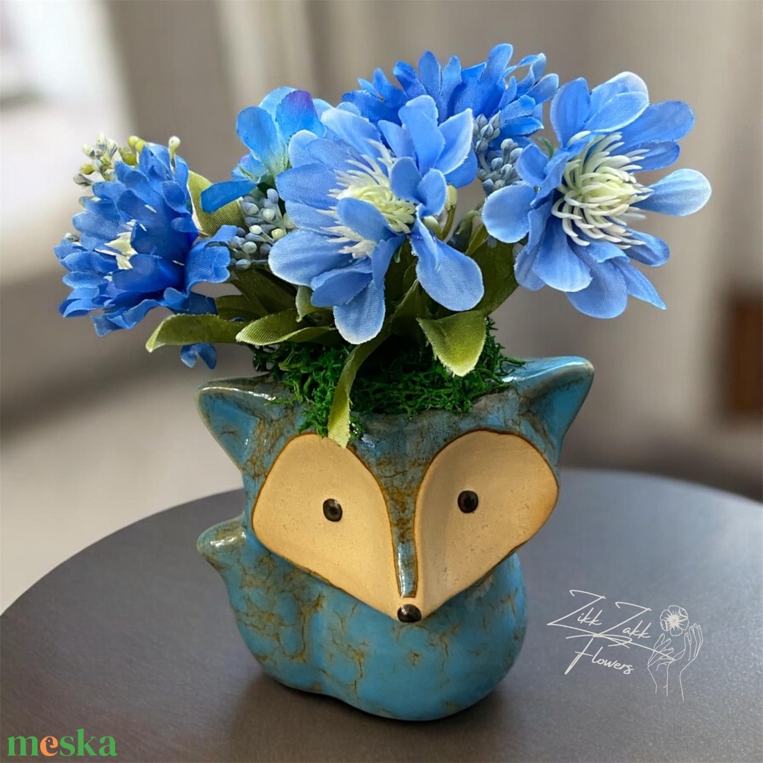 Kék virág kompozíció róka kaspóban - otthon & életmód - virágdekoráció - virágdíszek - asztali virágdísz - Meska.hu