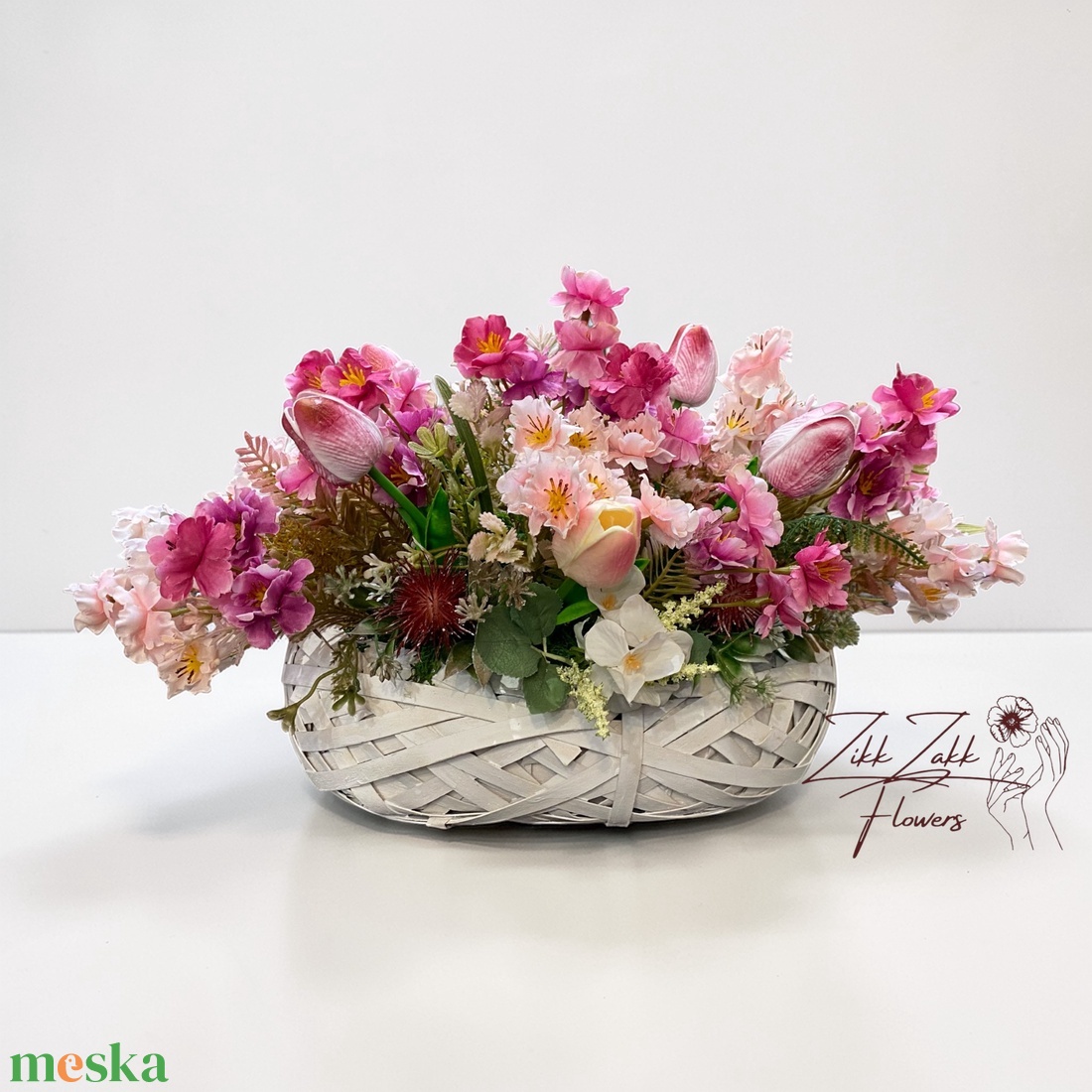 Nagy méretű virágkompozíció fonott kosárban - otthon & életmód - virágdekoráció - virágdíszek - asztali virágdísz - Meska.hu