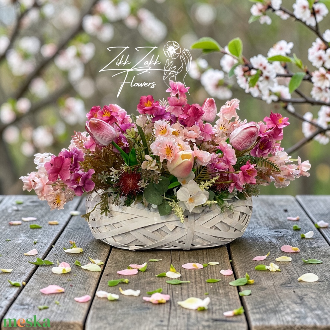 Nagy méretű virágkompozíció fonott kosárban - otthon & életmód - virágdekoráció - virágdíszek - asztali virágdísz - Meska.hu
