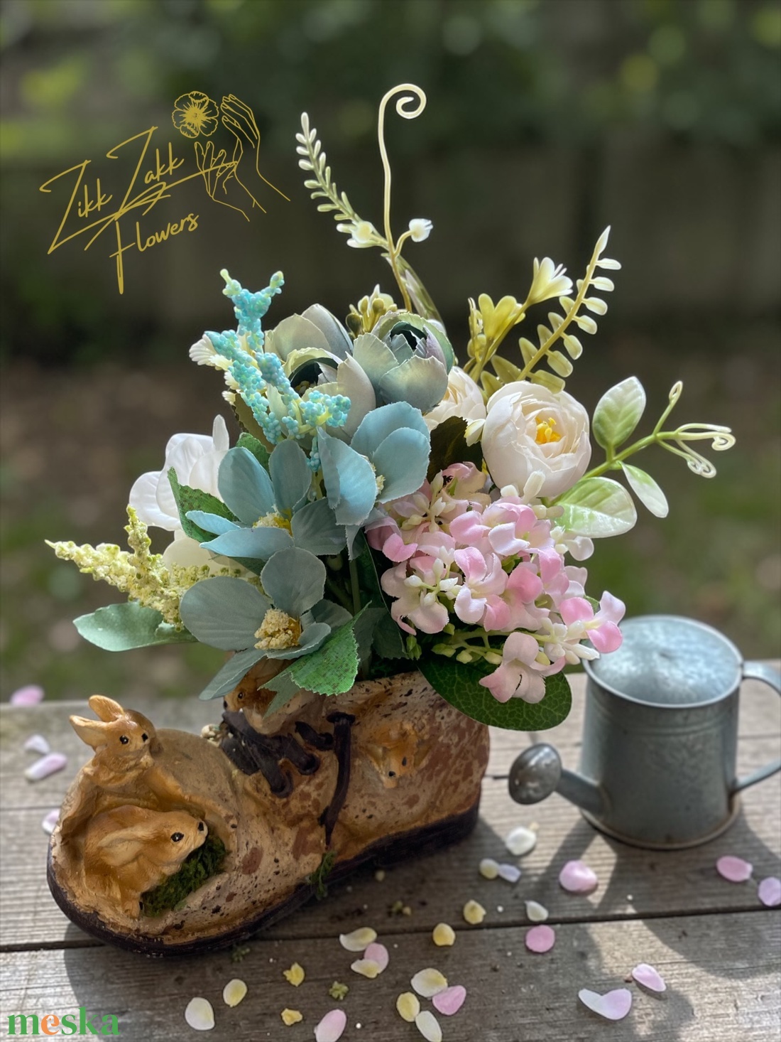 Nyuszis bakancs kaspó virágkompozícióval - otthon & életmód - dekoráció - asztal és polc dekoráció - asztaldísz - Meska.hu
