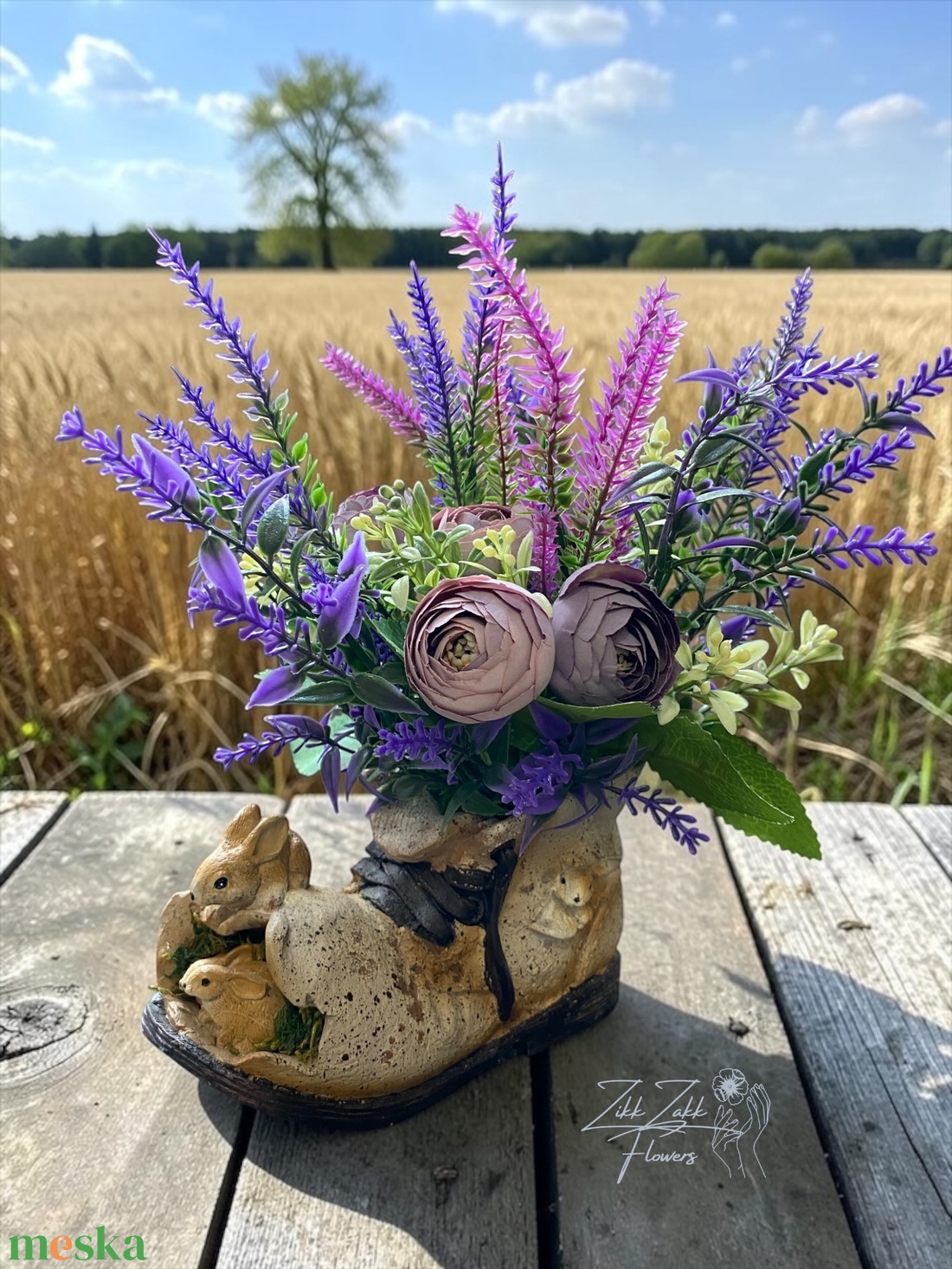 Lila mezős hangulatú nyuszis bakancs kaspó - otthon & életmód - virágdekoráció - virágdíszek - virágdísz kaspóban - Meska.hu