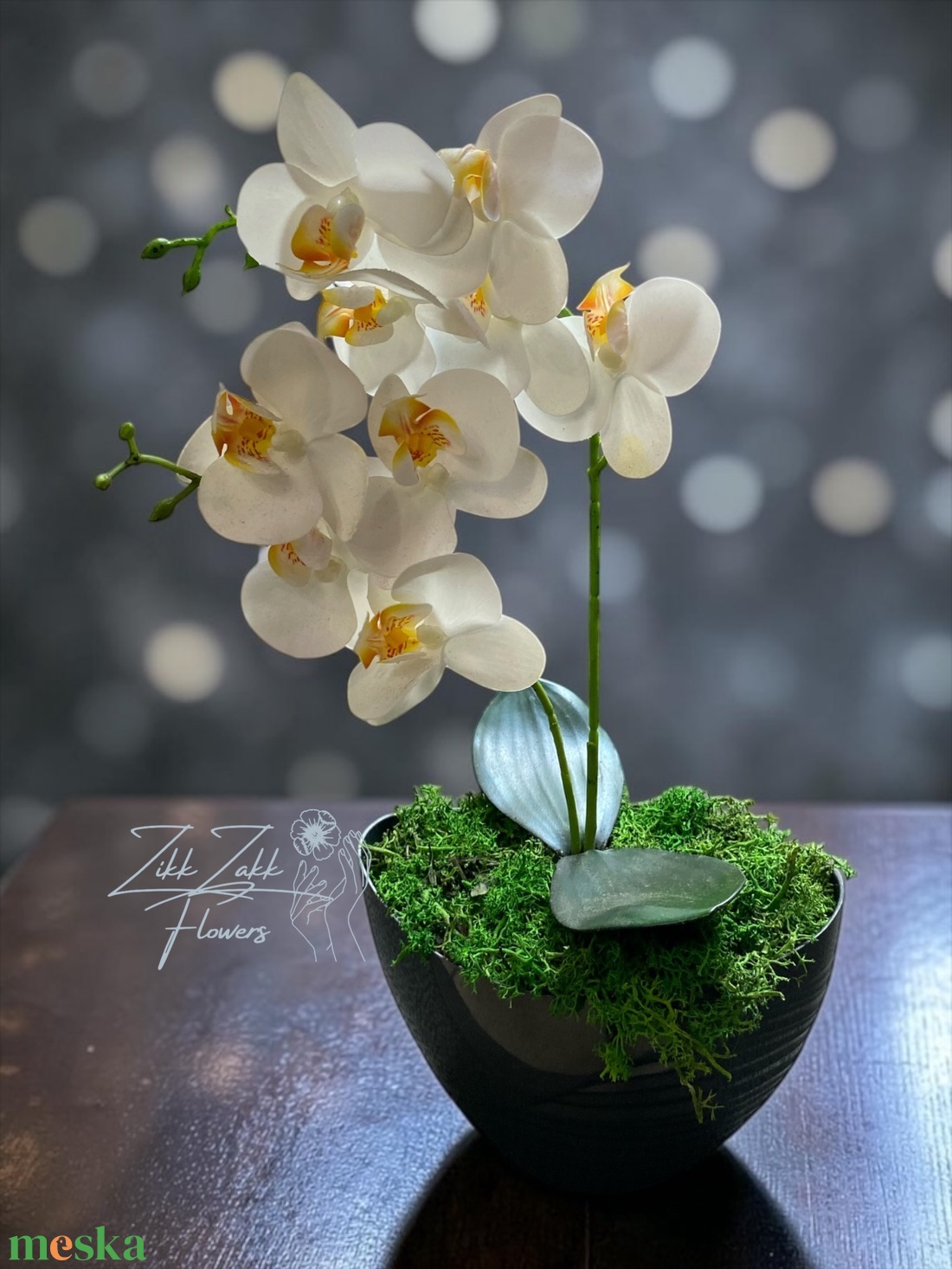 Örök fehér orchidea kompozíció sötétszürke kaspóban - otthon & életmód - virágdekoráció - virágdíszek - asztali virágdísz - Meska.hu