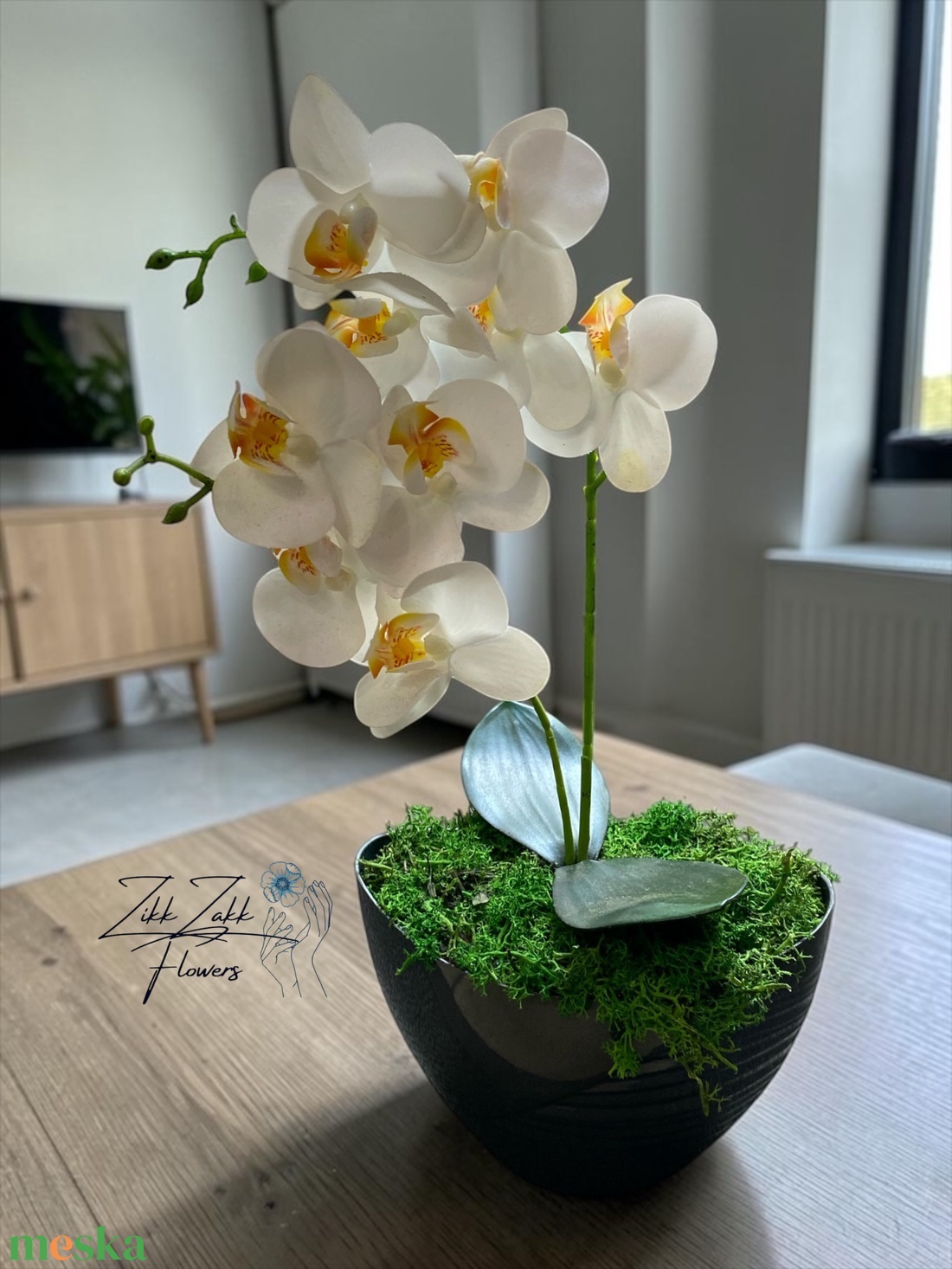 Örök fehér orchidea kompozíció sötétszürke kaspóban - otthon & életmód - virágdekoráció - virágdíszek - asztali virágdísz - Meska.hu