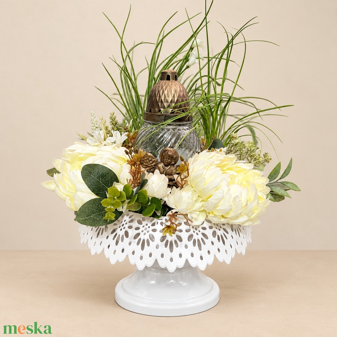 Fehér�krém angyalkás sírdísz csipkés talpas tálban, mécsessel � kb. 30 � 45 cm - otthon & életmód - vallás - temetkezési tárgy - sírdísz, kegyeleti dísz - Meska.hu