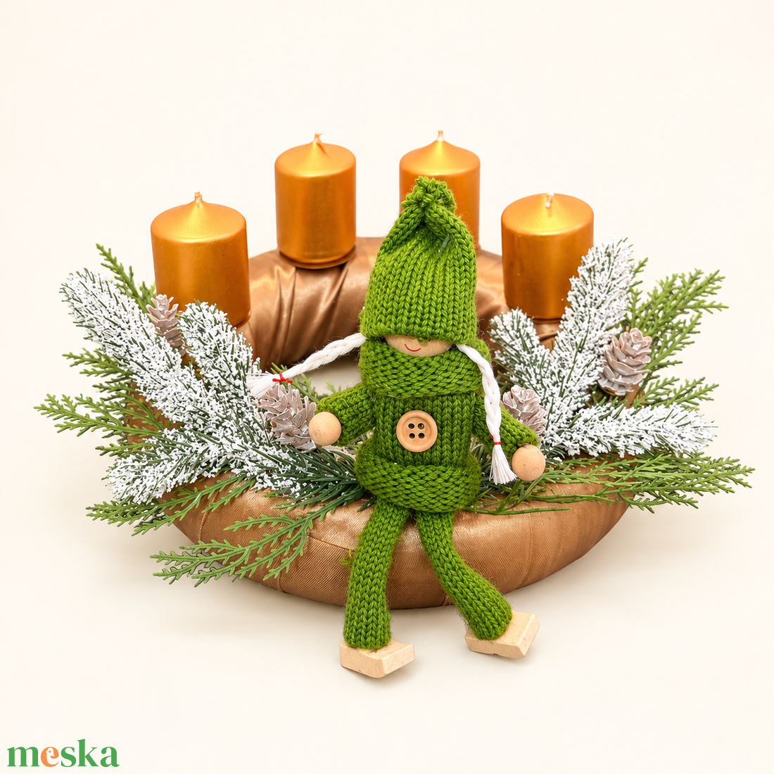 Zöld manó ünnepe � adventi koszorú aranyszínű gyertyákkal - karácsony - adventi díszek - adventi koszorú - Meska.hu