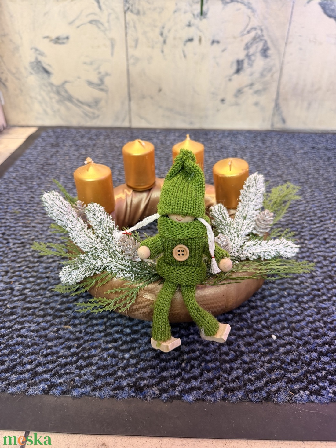 Zöld manó ünnepe � adventi koszorú aranyszínű gyertyákkal - karácsony - adventi díszek - adventi koszorú - Meska.hu