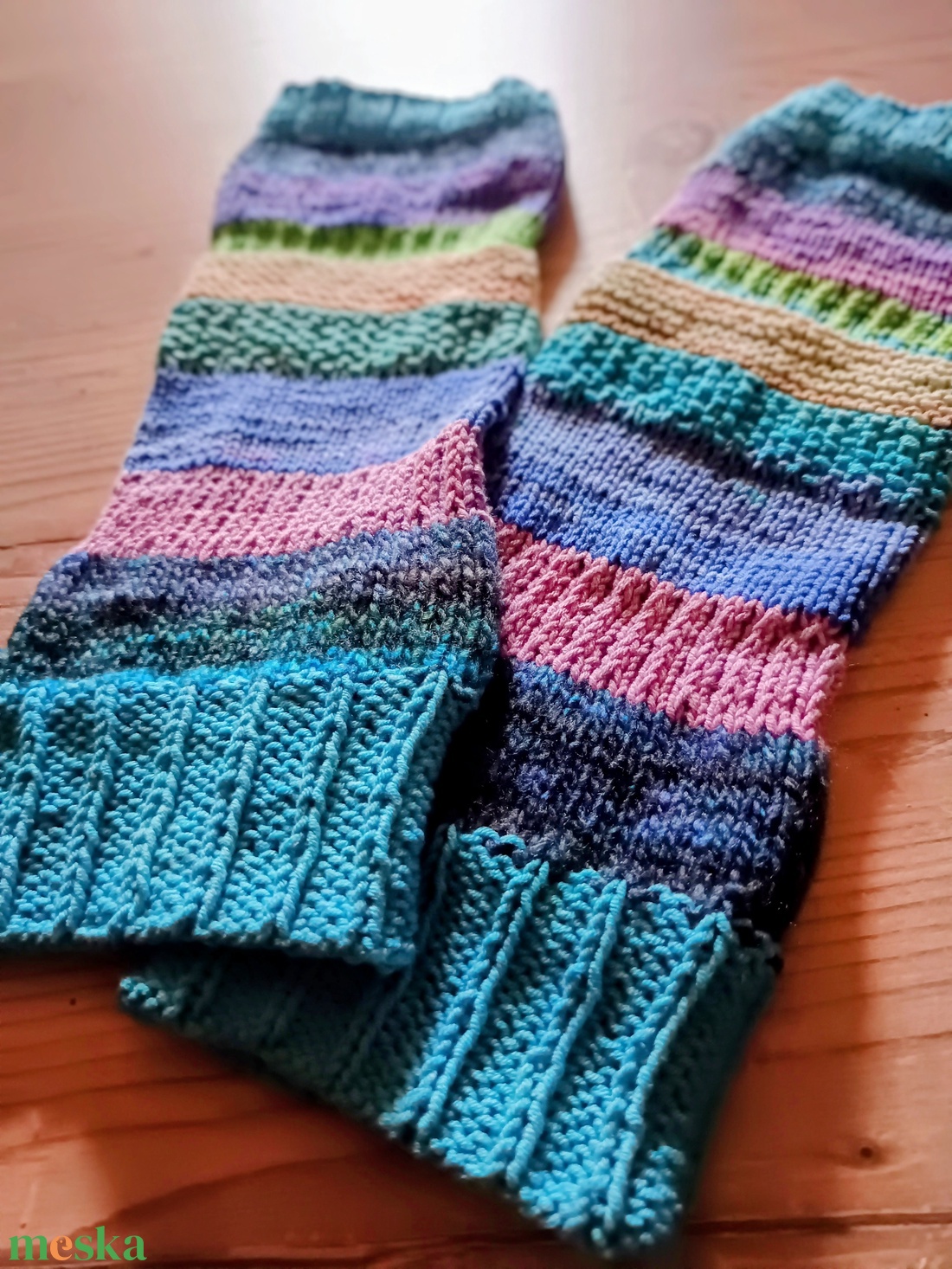 Színes kötött lábmelegítő - ruha & divat - cipő & papucs - lábszármelegítő - Meska.hu