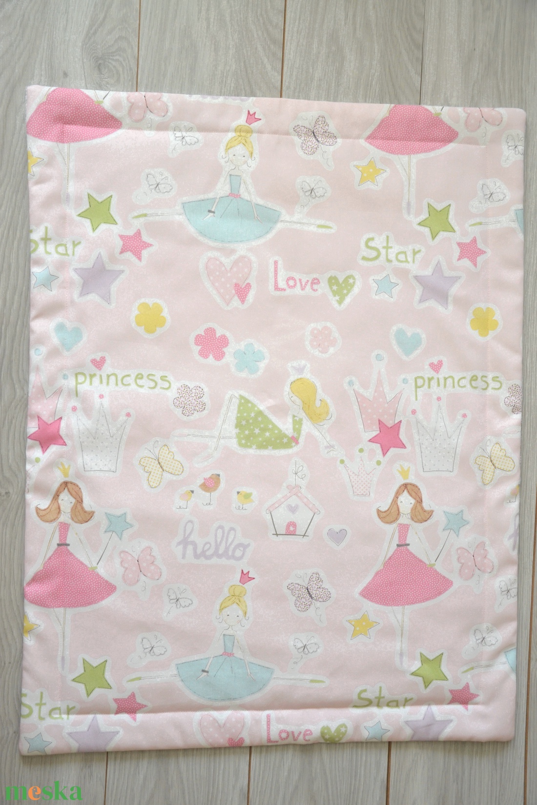 Rózsaszín hercegnős babatakaró minkyvel - otthon & lakás - babaszoba, gyerekszoba - babatakaró, gyerek pléd - Meska.hu