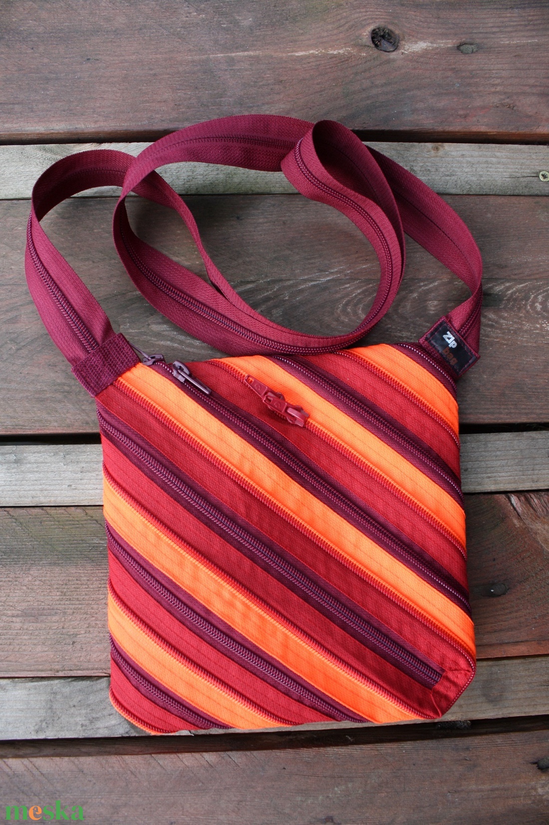 cipzártáska átlós piros-bordó-narancs Mini - táska & tok - kézitáska & válltáska - vállon átvethető táska - Meska.hu